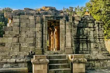 Babore Temples Udhampur are ancient temples in Udhampur, known as historical sites and heritage temples of Jammu and Kashmir.